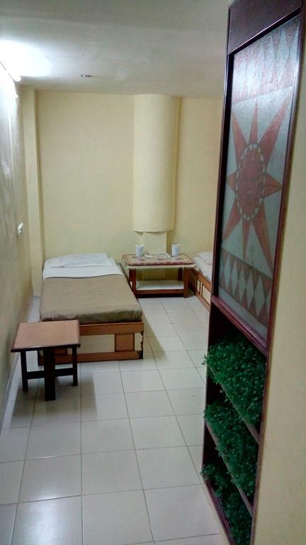 Hotel Damjis Ahmadabad Zewnętrze zdjęcie