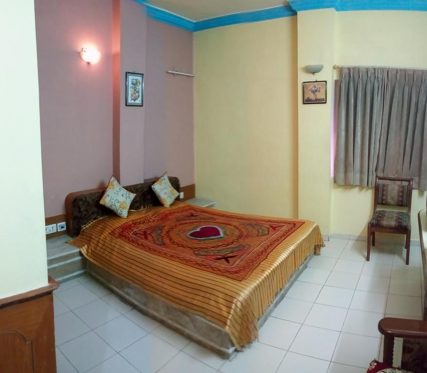 Hotel Damjis Ahmadabad Zewnętrze zdjęcie