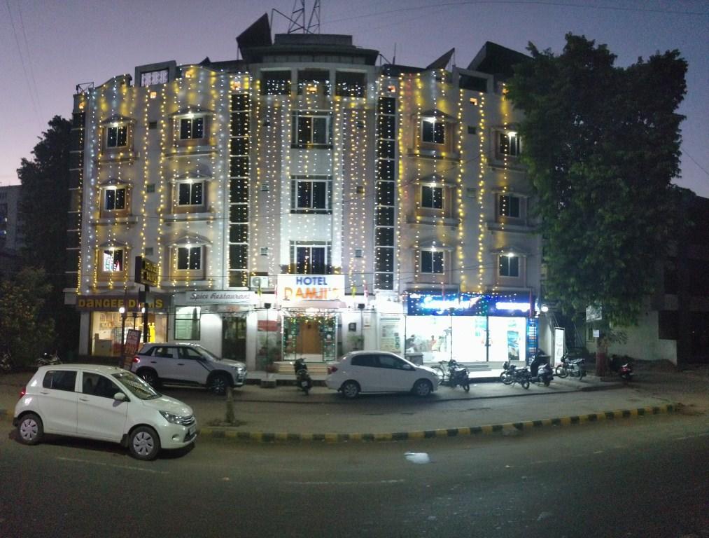 Hotel Damjis Ahmadabad Zewnętrze zdjęcie