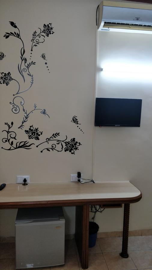 Hotel Damjis Ahmadabad Zewnętrze zdjęcie