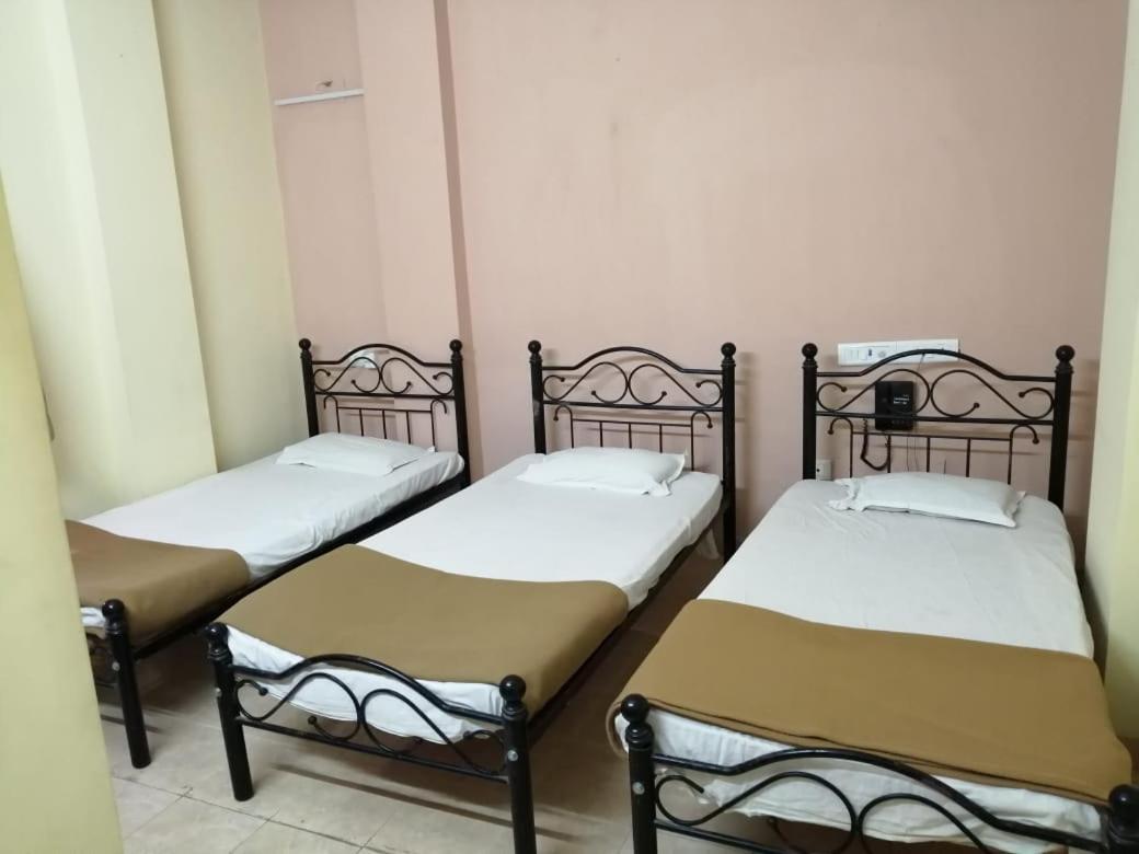 Hotel Damjis Ahmadabad Zewnętrze zdjęcie