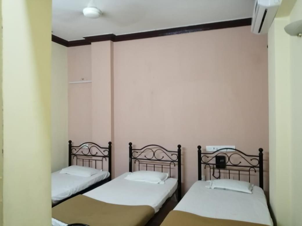 Hotel Damjis Ahmadabad Zewnętrze zdjęcie
